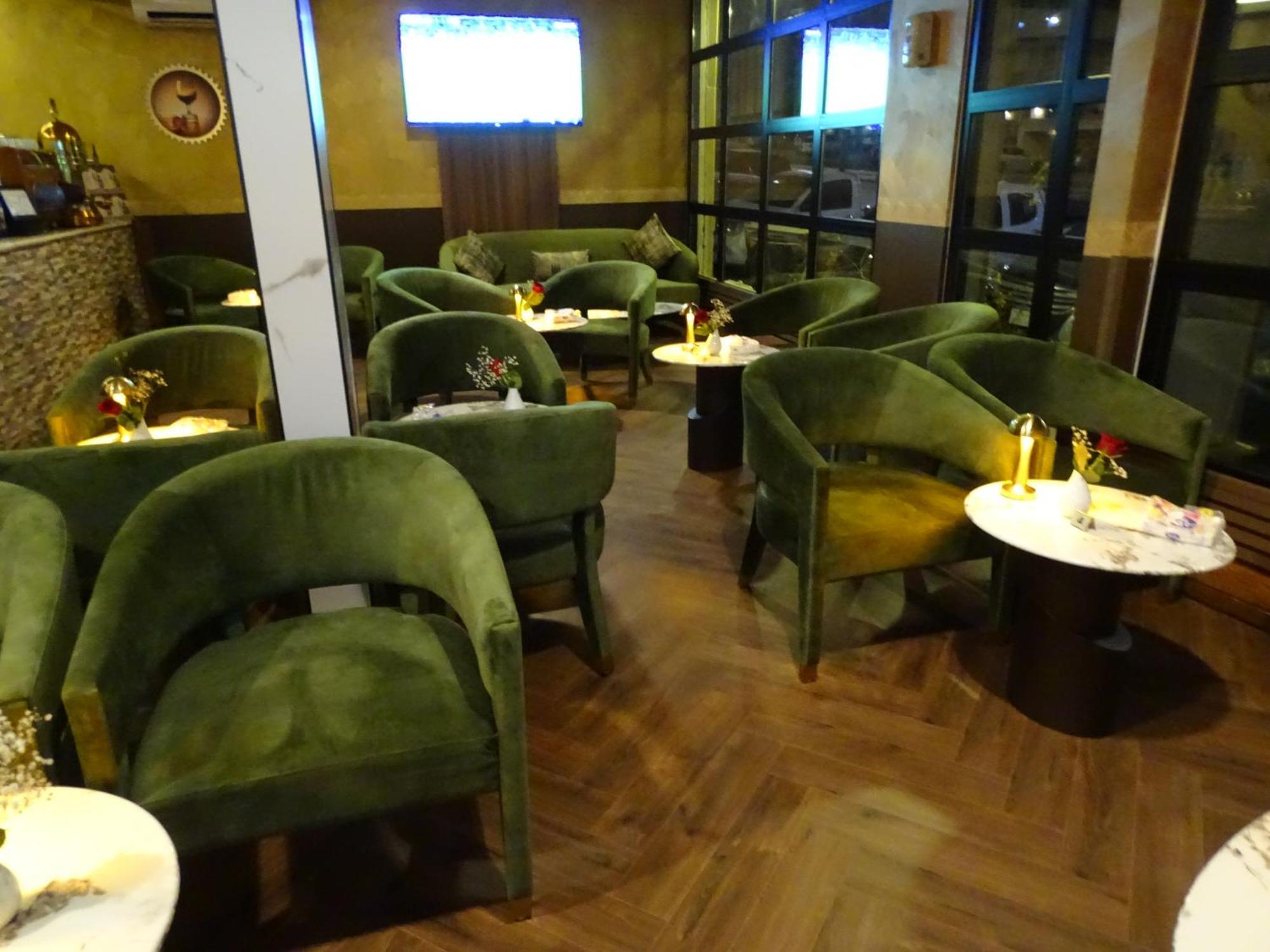 Comfort Al Taawon - Family Only الرياض