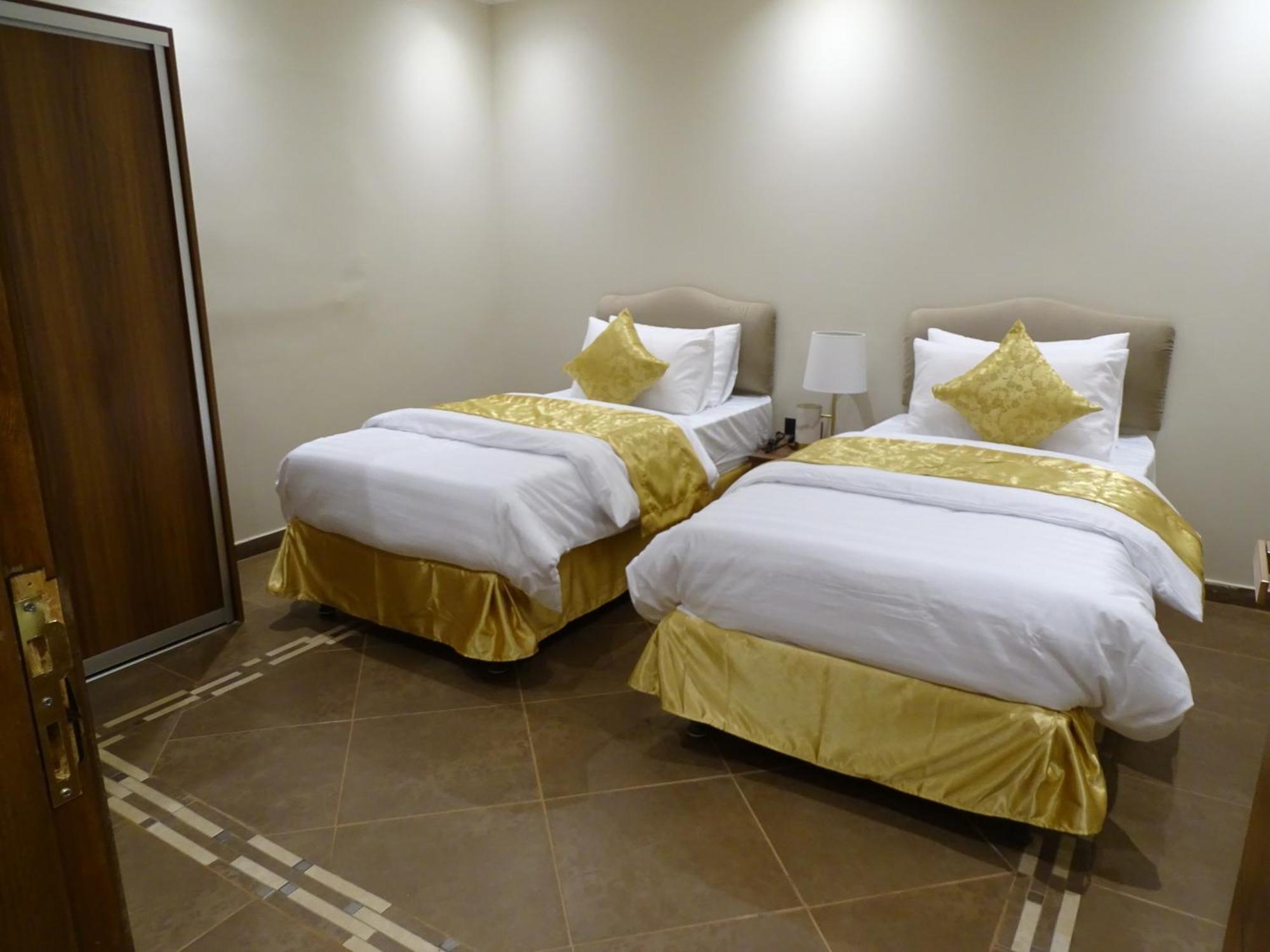 Comfort Al Taawon - Family Only 3* الرياض