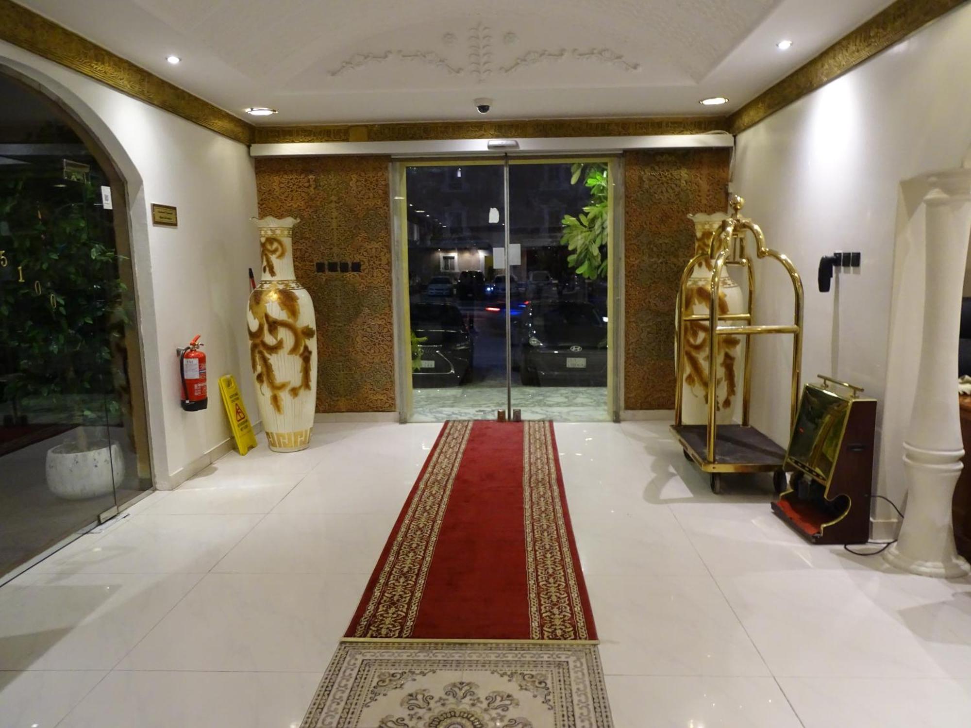 Comfort Al Taawon - Family Only شقة فندقية الرياض